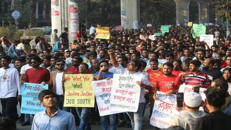 শিক্ষাপ্রতিষ্ঠানে ‘গোপন রাজনীতি’ নিষিদ্ধের দাবি জানাল ছাত্রদল...